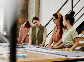 Transparenz Modemarken 2024: Ein tiefgehender Blick auf Offenheit in der Fashion-Industrie