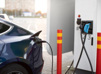 Ladeinfrastruktur Elektroautos 2024: Herausforderungen und Lösungen